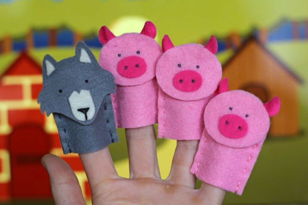 The Three Little Pigs Finger Puppet Set In 2024 Puppet Crafts Pig 